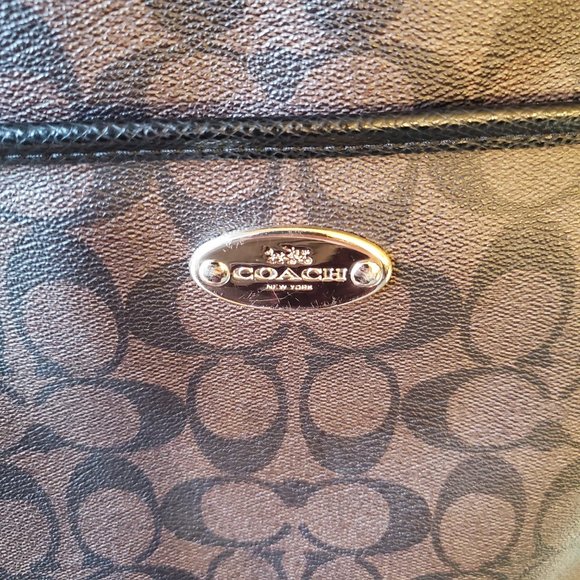Coach File Crossbody In Signature Canvas - Picture 10 of 11